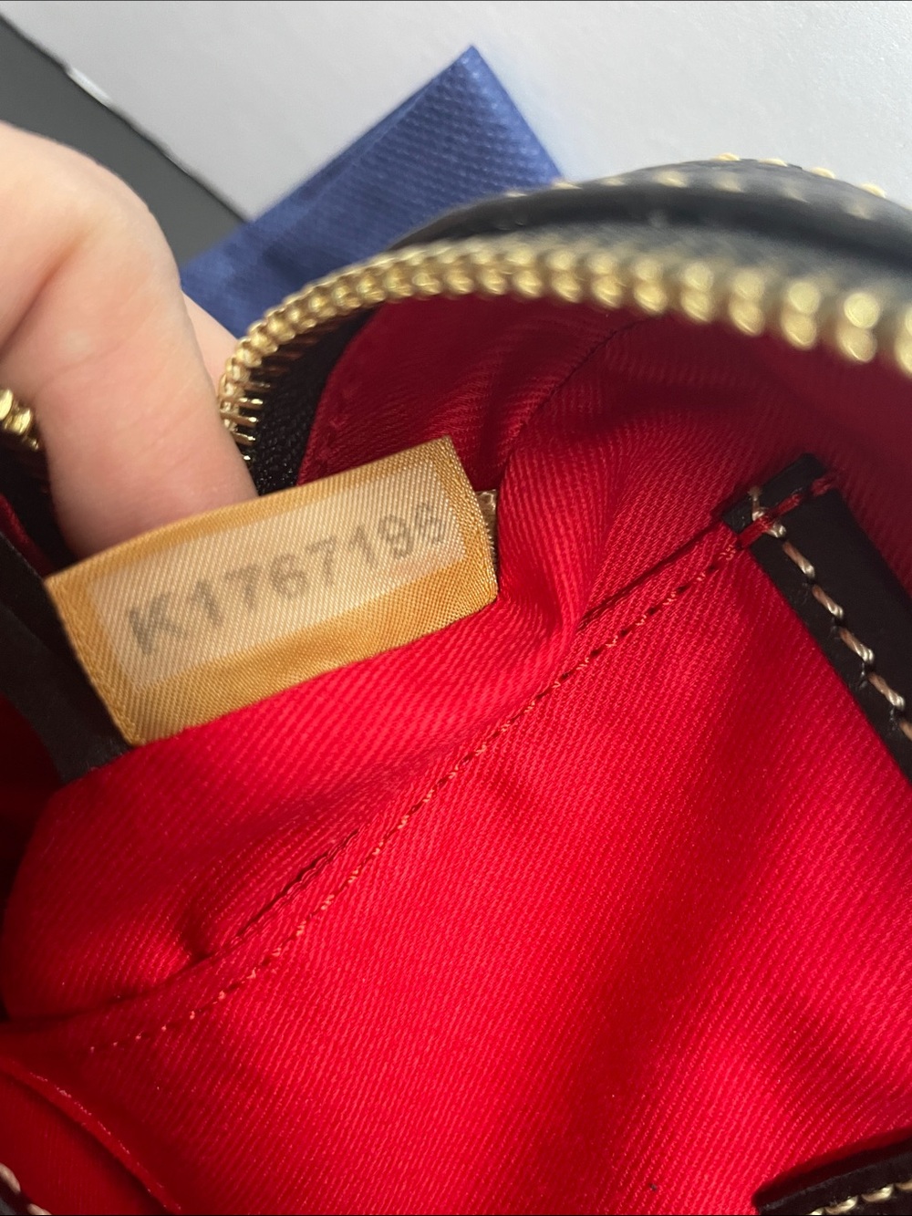 Dooney & Bourke Pebble Grain Zip Camera Crossbody - Picture 10 of 11